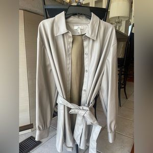 Belted beige XL Halston fake leather jacket, brand new never worn